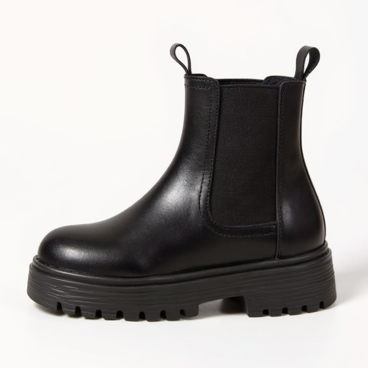 Women's Chelsea Boots - Chunky Lug Sole Platform